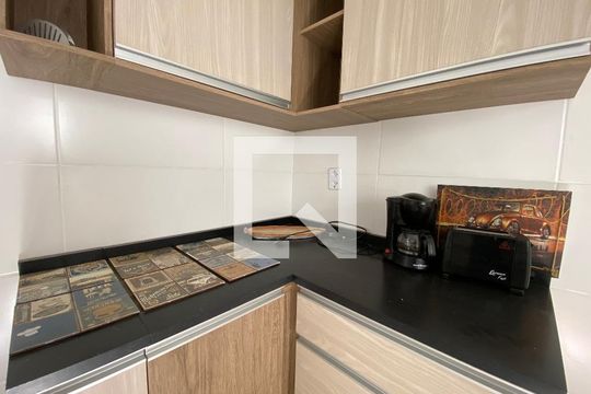 Cozinha de apartamento à venda com 2 quartos, 42m² em Igara, Canoas