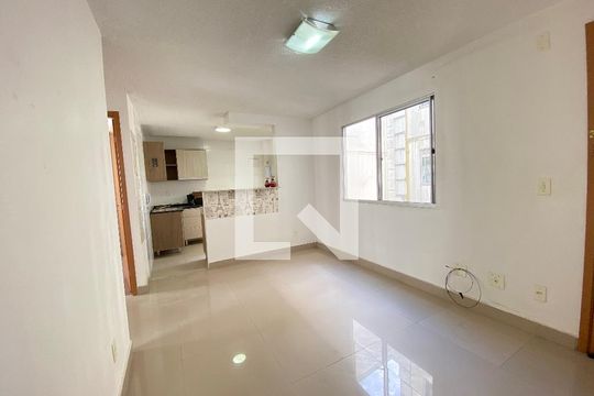 Sala de apartamento à venda com 2 quartos, 42m² em Igara, Canoas