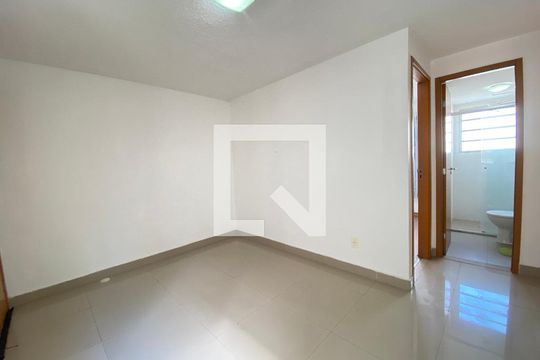 Sala de apartamento à venda com 2 quartos, 42m² em Igara, Canoas