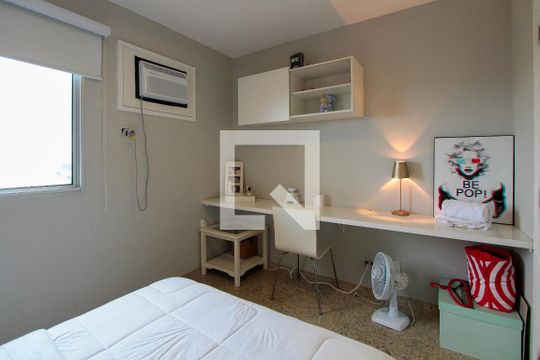 Quarto 1 de apartamento à venda com 2 quartos, 150m² em Barra da Tijuca, Rio de Janeiro