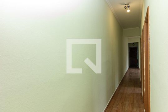 Corredor de apartamento para alugar com 3 quartos, 72m² em Vista Alegre, Rio de Janeiro