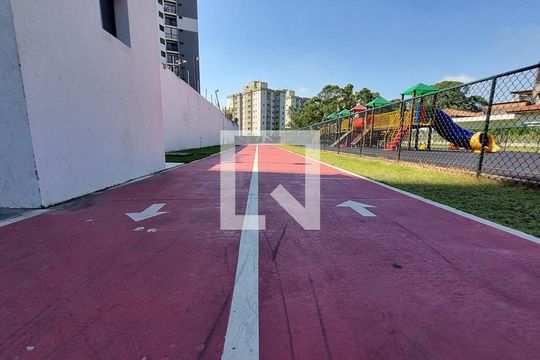 pista de corrida de apartamento para alugar com 3 quartos, 74m² em Jardim Henriqueta, Taboão da Serra