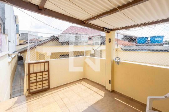 Sacada de casa à venda com 3 quartos, 150m² em Taboão, Diadema