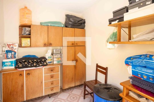 Quarto de Serviço de casa à venda com 3 quartos, 150m² em Taboão, Diadema