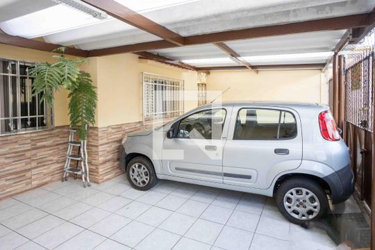 Garagem de casa à venda com 3 quartos, 150m² em Taboão, Diadema