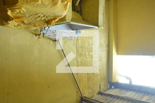 Área de Serviço de casa para alugar com 4 quartos, 196m² em Vila Bela Vista, Santo André