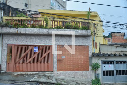 Fachada de casa para alugar com 4 quartos, 196m² em Vila Bela Vista, Santo André