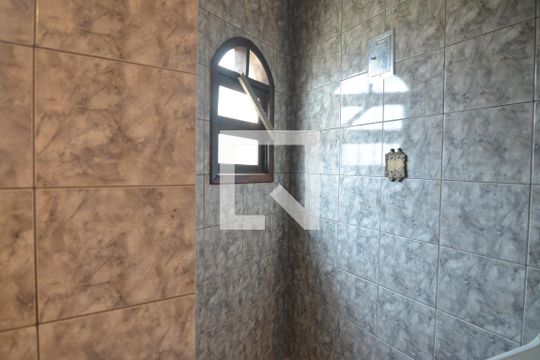 Área de Serviço de casa para alugar com 4 quartos, 196m² em Vila Bela Vista, Santo André