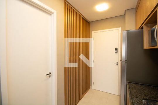 Lavanderia, fechamento com porta ripada  de kitnet/studio à venda com 1 quarto, 24m² em Vila Olímpia, São Paulo