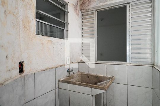 Area de Serviço de casa para alugar com 2 quartos, 45m² em Vila Brasilina, São Paulo