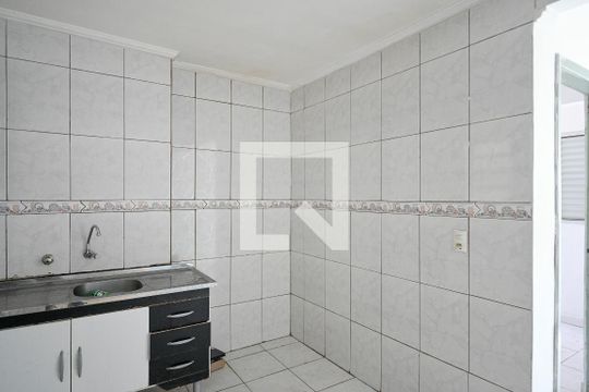 Cozinha de casa para alugar com 2 quartos, 45m² em Vila Brasilina, São Paulo
