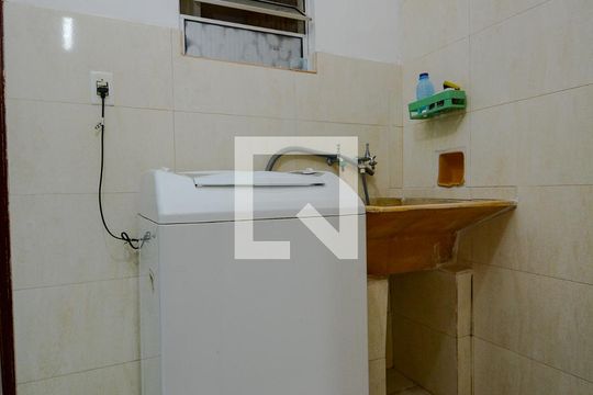 Lavanderia de casa à venda com 3 quartos, 165m² em Conjunto Residencial Pombeva, São Bernardo do Campo