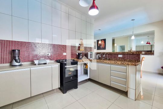 Cozinha de casa para alugar com 3 quartos, 225m² em Lot. Villa Branca, Jacareí