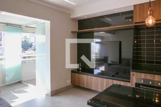 Sala de apartamento para alugar com 2 quartos, 66m² em Parque Industrial Tomas Edson, São Paulo