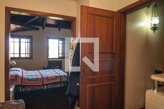 Suite de casa à venda com 4 quartos, 300m² em Espírito Santo, Porto Alegre