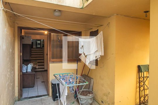 Área comum de casa à venda com 4 quartos, 300m² em Espírito Santo, Porto Alegre