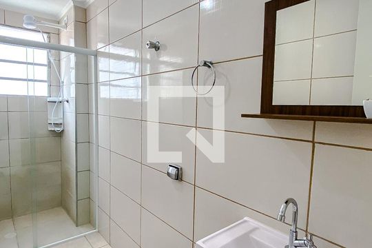 Banheiro de apartamento para alugar com 1 quarto, 45m² em Aclimação, São Paulo