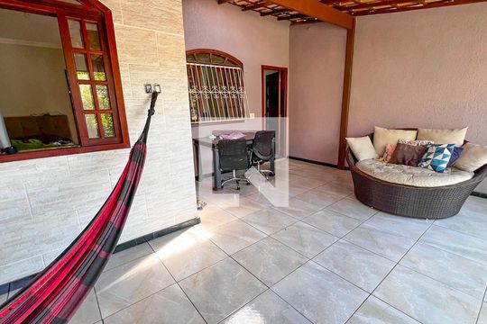 Varanda de casa à venda com 5 quartos, 225m² em Santa Amelia, Belo Horizonte