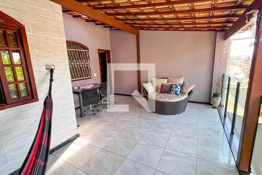 Varanda de casa à venda com 5 quartos, 225m² em Santa Amelia, Belo Horizonte