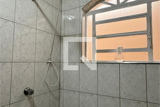 Banheiro de casa à venda com 3 quartos, 150m² em Jardim Tupanci, Barueri