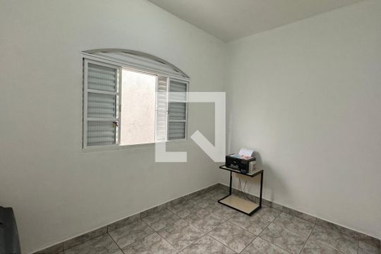 Quarto 3 de casa à venda com 3 quartos, 150m² em Jardim Tupanci, Barueri
