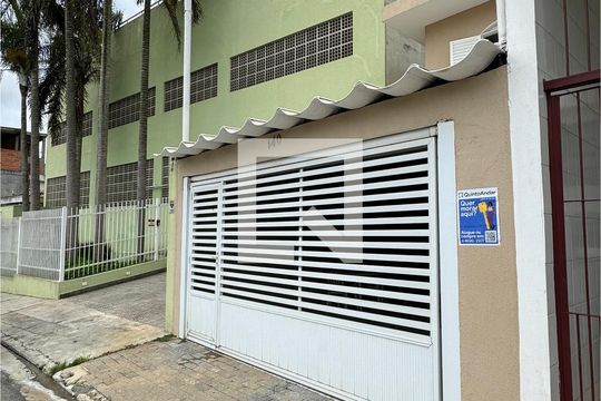 Fachada de casa à venda com 3 quartos, 150m² em Jardim Tupanci, Barueri