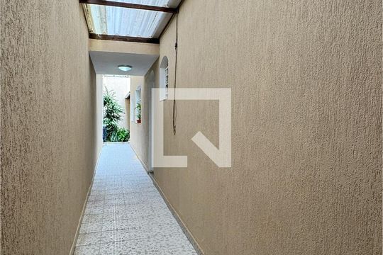Corredor de casa à venda com 3 quartos, 150m² em Jardim Tupanci, Barueri