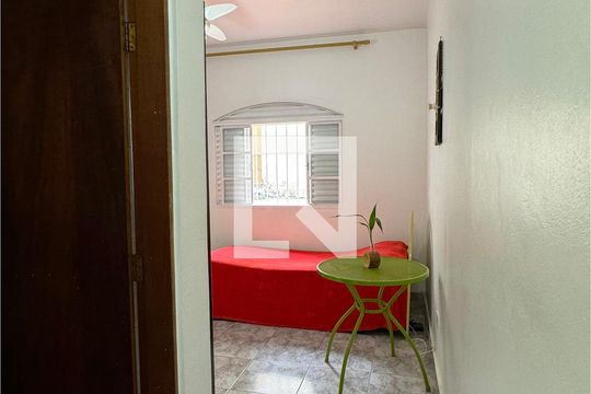 Suíte 1 de casa à venda com 3 quartos, 150m² em Jardim Tupanci, Barueri
