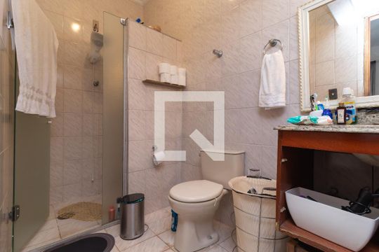 Banheiro da Suíte de casa para alugar com 4 quartos, 200m² em Parque Monteiro Soares, São Paulo