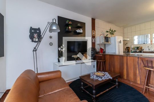Sala de Estar de casa para alugar com 4 quartos, 200m² em Parque Monteiro Soares, São Paulo