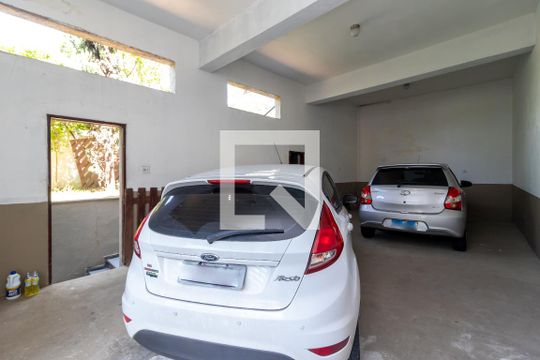 Garagem de casa à venda com 4 quartos, 200m² em Parque Monteiro Soares, São Paulo