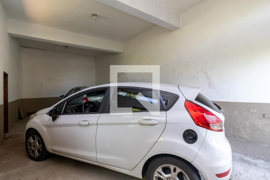 Garagem de casa à venda com 4 quartos, 200m² em Parque Monteiro Soares, São Paulo