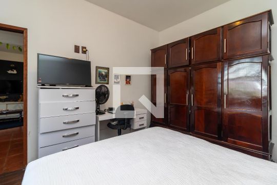 Suíte de casa para alugar com 4 quartos, 200m² em Parque Monteiro Soares, São Paulo