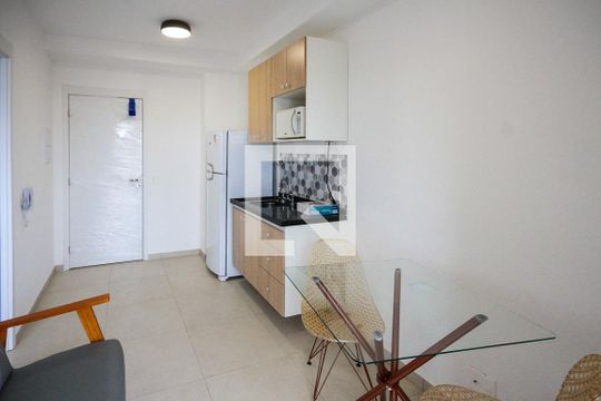 Cozinha de apartamento para alugar com 1 quarto, 30m² em Vila Independência, São Paulo