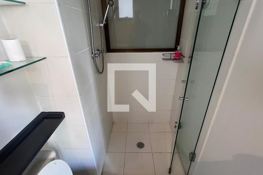 Banheiro da Suíte de apartamento para alugar com 1 quarto, 54m² em Sumaré, São Paulo