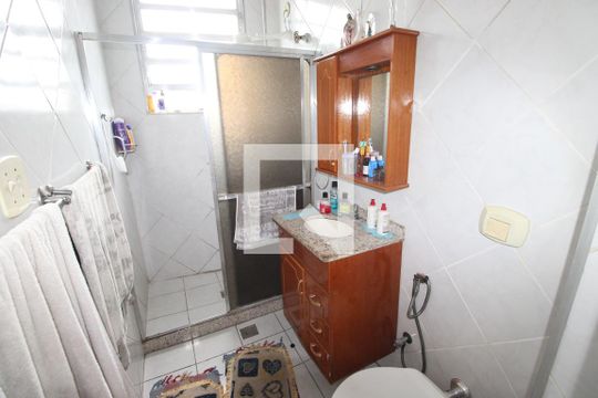 Banheiro de apartamento para alugar com 2 quartos, 65m² em Encantado, Rio de Janeiro