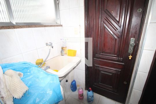 Área de Serviço de apartamento para alugar com 2 quartos, 65m² em Encantado, Rio de Janeiro