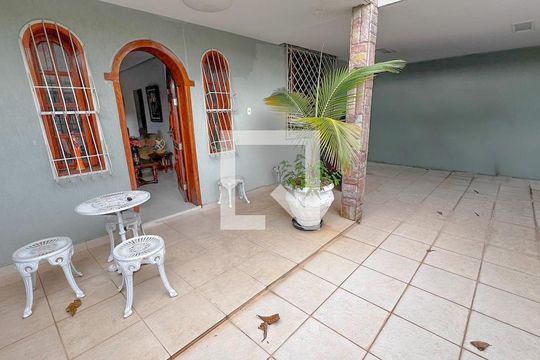 Varanda de casa à venda com 3 quartos, 360m² em Renascença, Belo Horizonte