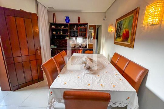 Sala de casa à venda com 3 quartos, 360m² em Renascença, Belo Horizonte
