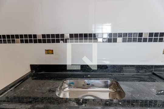 Cozinha de apartamento para alugar com 2 quartos, 42m² em Vila Gustavo, São Paulo