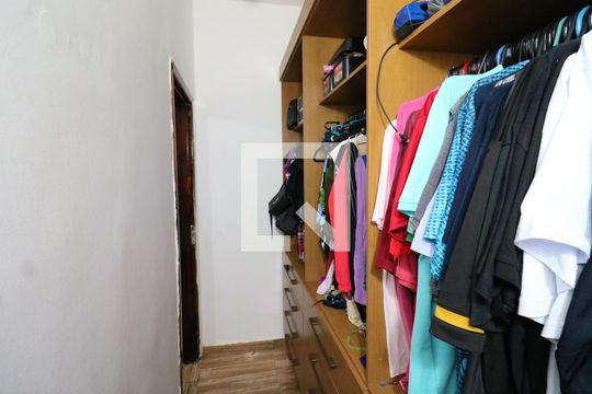Closet quarto 1 de casa à venda com 5 quartos, 374m² em Portuguesa, Rio de Janeiro