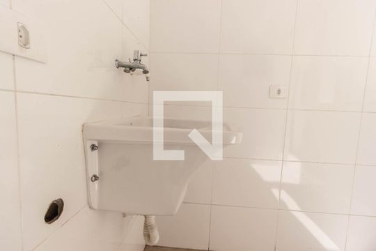 Área de serviço de casa para alugar com 3 quartos, 97m² em Vila Santa Maria, São Paulo