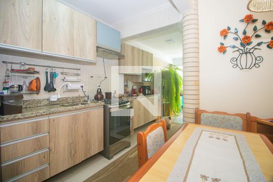 Cozinha e Área de Serviço de casa de condomínio à venda com 2 quartos, 98m² em Morro Santana, Porto Alegre