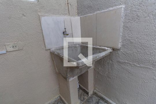 Área de Serviço de casa para alugar com 1 quarto, 80m² em Vila Constança, São Paulo