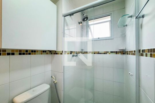 Banheiro da Suíte 1 de apartamento para alugar com 2 quartos, 57m² em Itaim Bibi, São Paulo