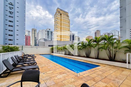 Piscina de apartamento para alugar com 2 quartos, 57m² em Itaim Bibi, São Paulo