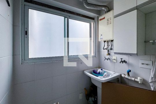 Área de Serviço de apartamento para alugar com 2 quartos, 57m² em Itaim Bibi, São Paulo