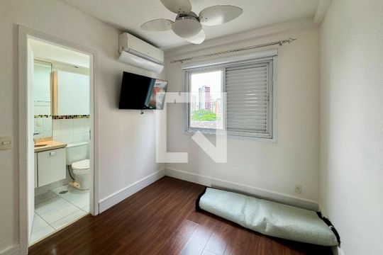 Suíte 1 de apartamento à venda com 2 quartos, 57m² em Itaim Bibi, São Paulo