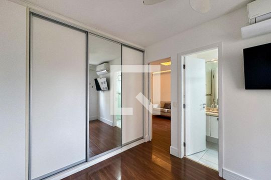 Suíte 1 de apartamento à venda com 2 quartos, 57m² em Itaim Bibi, São Paulo