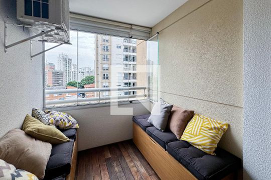 Varanda de apartamento à venda com 2 quartos, 57m² em Itaim Bibi, São Paulo